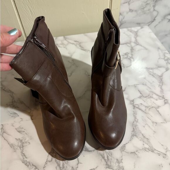 NEW Forever 21 Ankle Boots Brown Buckle Detail Side Zipper Size 7 - Picture 5 of 8